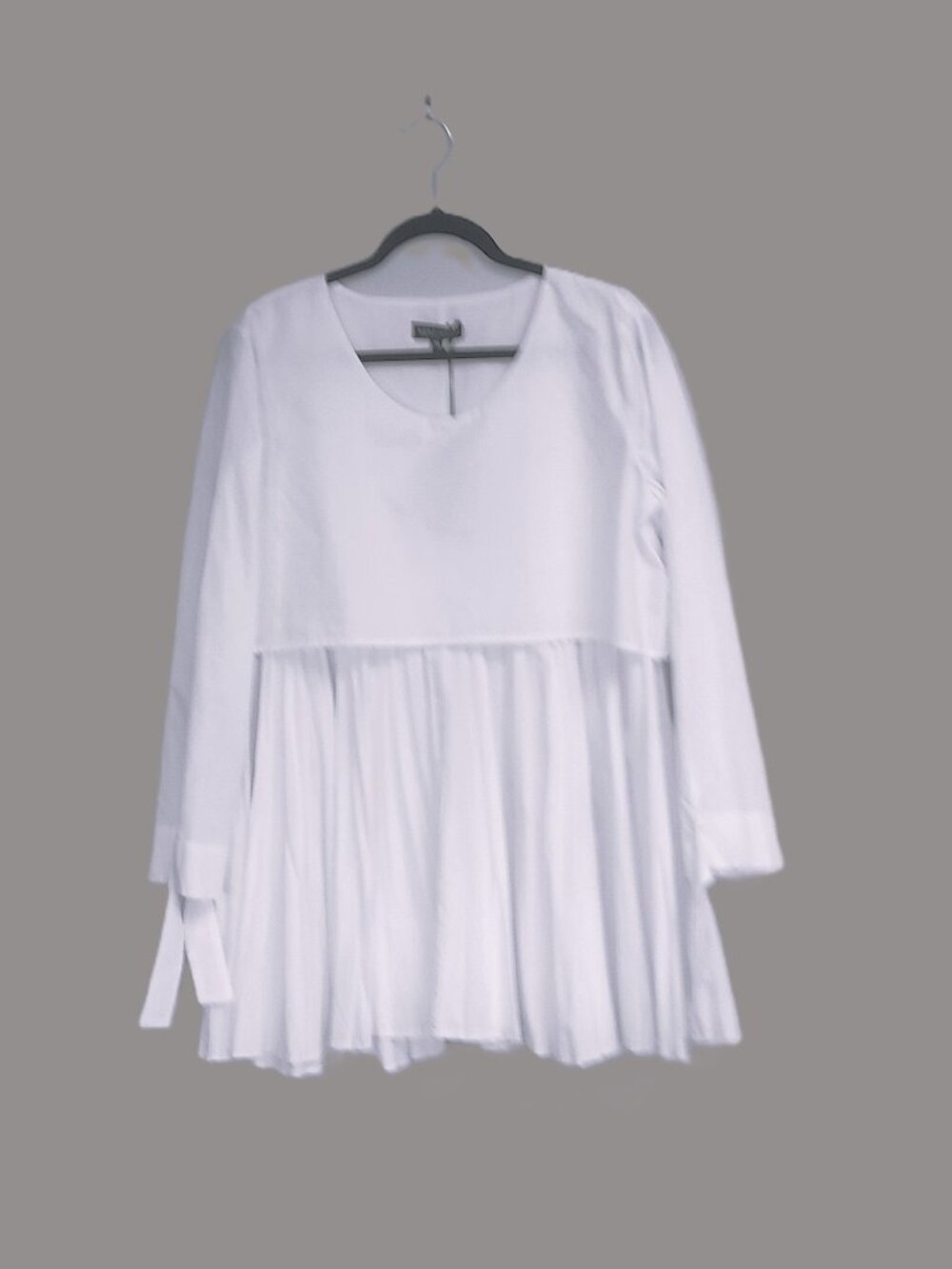 Kedziorek White Tunic/Mini With Pleating and Tie Cuffs - Size 38 (US 6/8) NWT